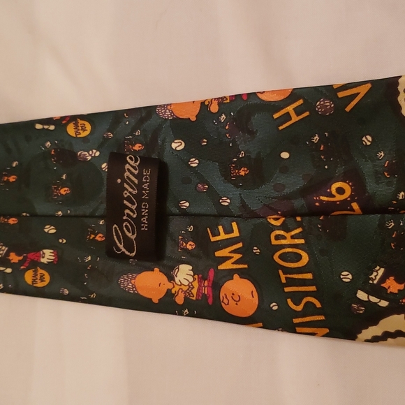 Charlie Brown baseball tie - Picture 4 of 4